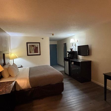 Quality Inn & Suites Woodstock Near Lake Geneva Luaran gambar
