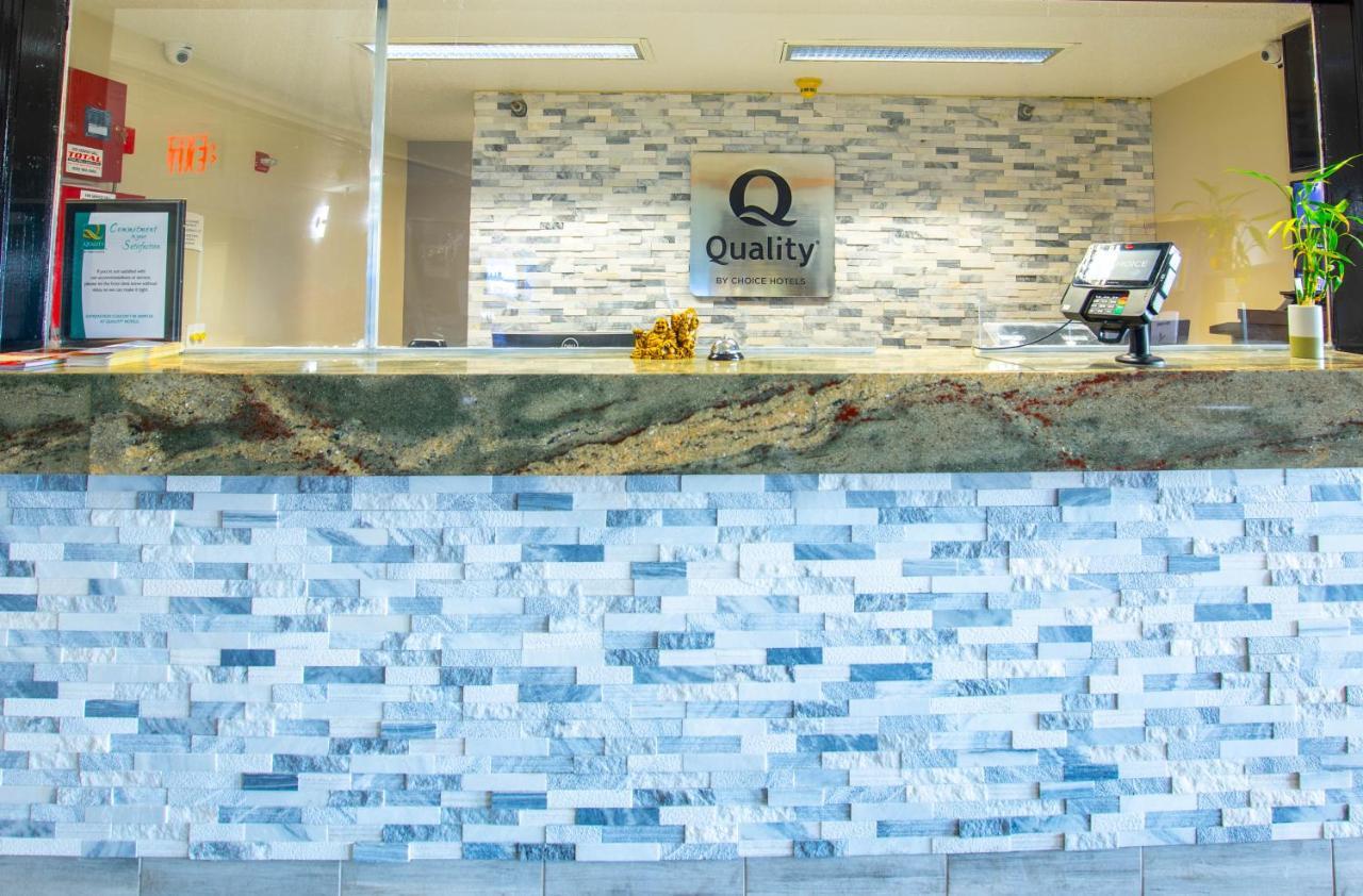 Quality Inn & Suites Woodstock Near Lake Geneva Luaran gambar