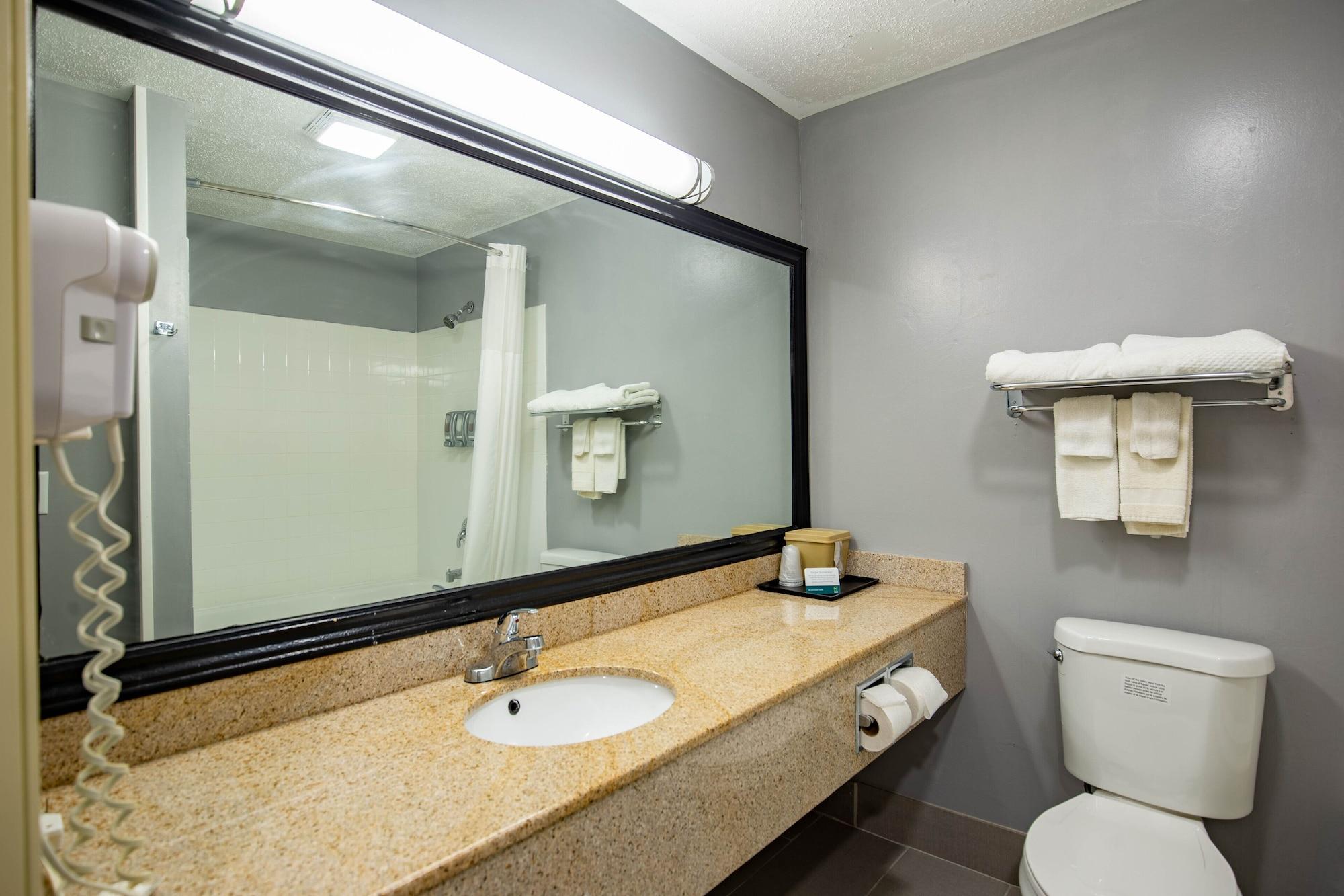Quality Inn & Suites Woodstock Near Lake Geneva Luaran gambar