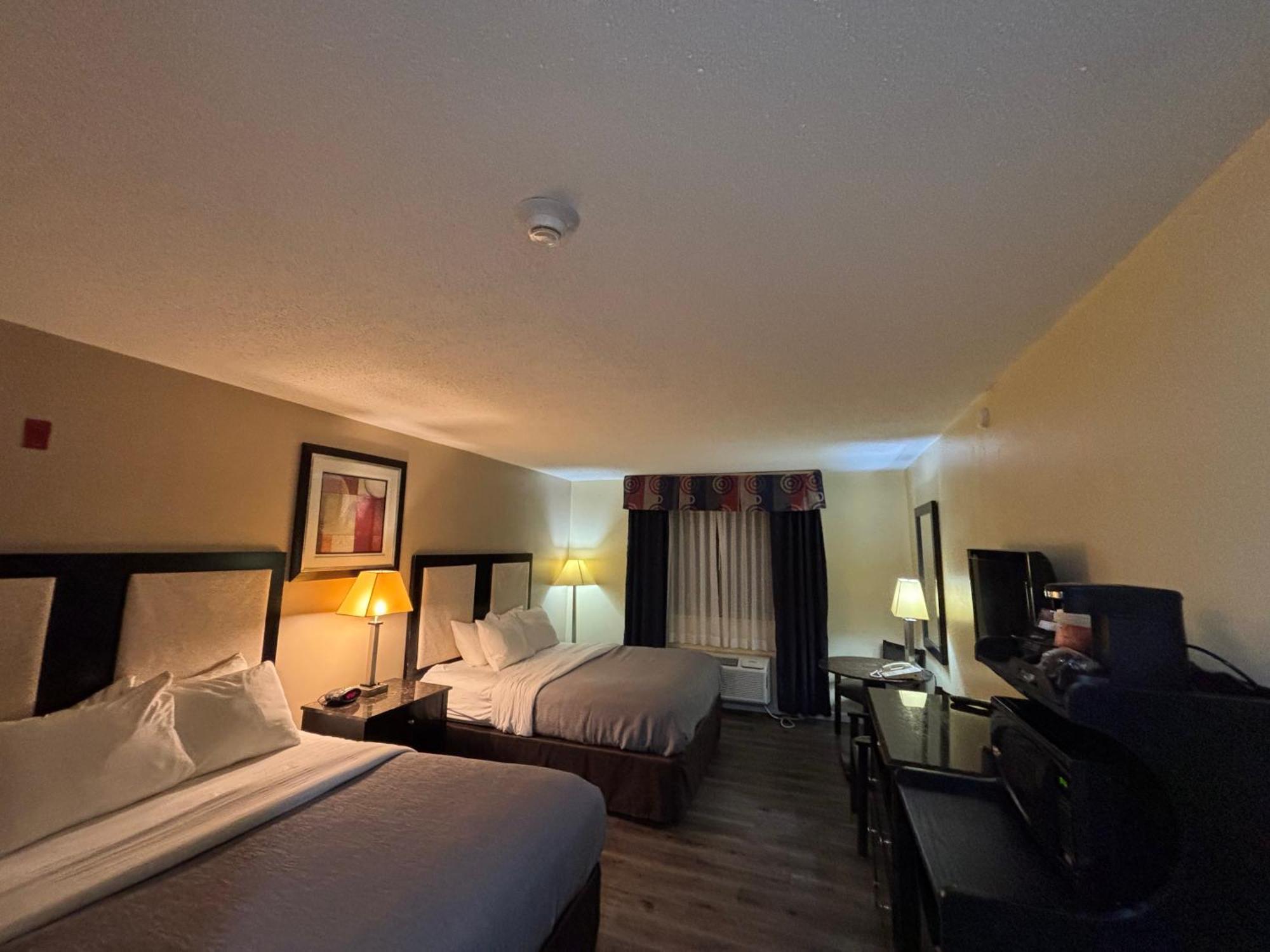 Quality Inn & Suites Woodstock Near Lake Geneva Luaran gambar