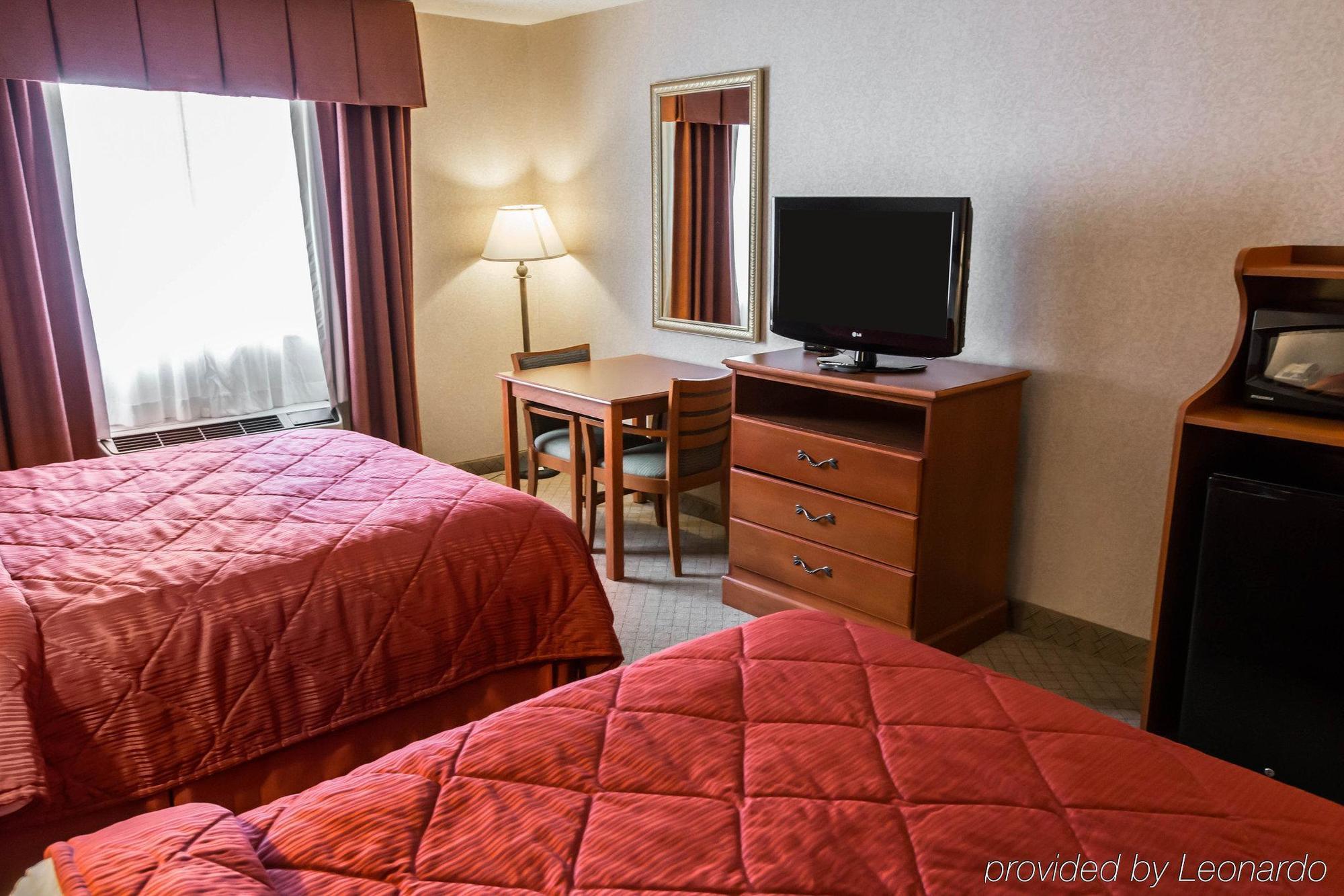 Quality Inn & Suites Woodstock Near Lake Geneva Luaran gambar